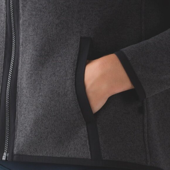 Lululemon Its Fleecing Cold Zip Up- Size 4 - Picture 8 of 8